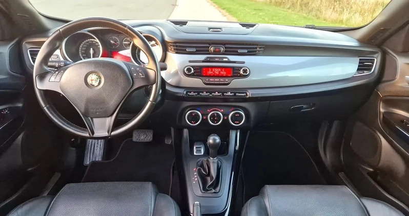 Alfa Romeo Giulietta cena 28400 przebieg: 264000, rok produkcji 2012 z Bielawa małe 326